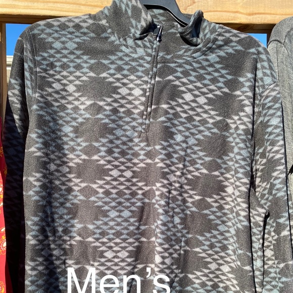 Men’s Pullover - Picture 2 of 4